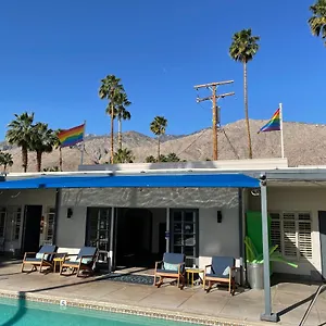 Desert Paradise Gay Mens Clothing Optional Resort 4* Palm Springs
